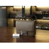 コンスタンス 24 エプソム エトゥープ シルバー金具