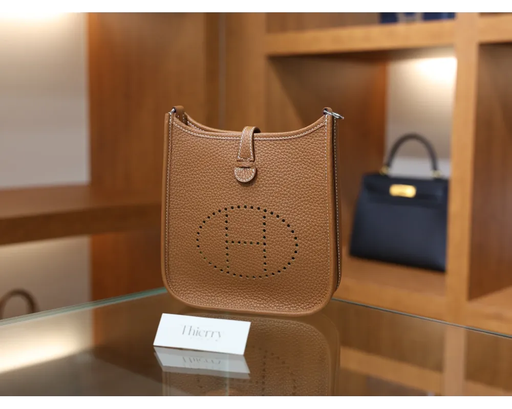 エヴリン ミニ クレマンス ゴールド シルバー金具