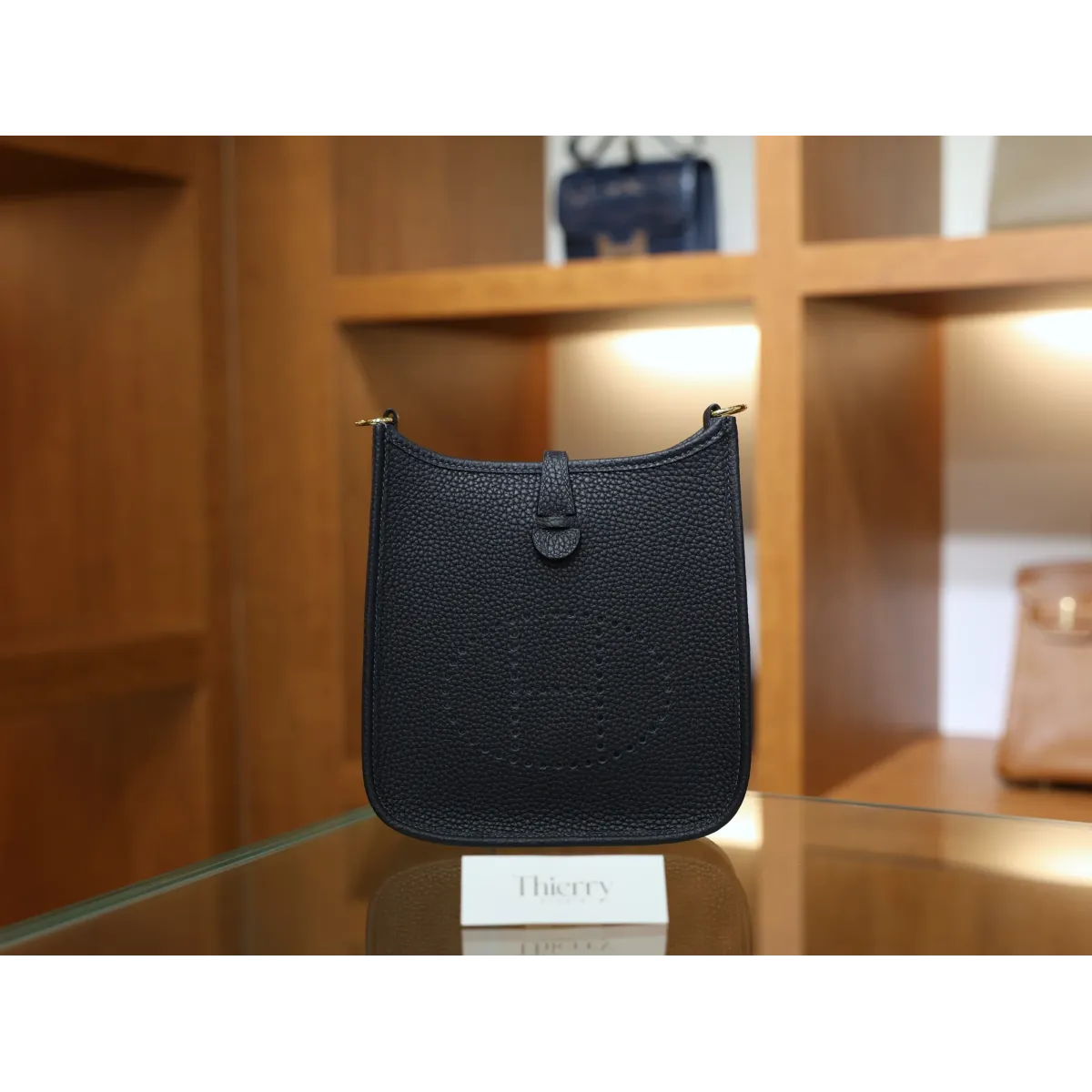 エヴリン ミニ クレマンス ブルーニュイ ゴールド金具