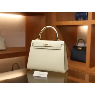kelly-008