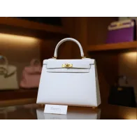 kelly-009