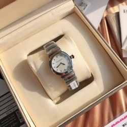 ブルガリ「ルチェア」シリーズ ダイヤモンドレディースモデル 超限定版  28mm  ダイヤモンド12石（0.5ct VVSクラス）  ピンク・カボションクラウン（シリーズの証）  サファイアクリスタル 純正スイスムーブメント 28mm