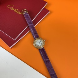 カルティエ「トリニティ」サークルモデル*中古市場で話題のレアアイテム～  金メッキシルバー+サファイアガラス 直径27mm（男女兼用）2WAYスタイリング エレガントな腕時計として トレンドのアームアクセサリーとして  伝統的な丸型に新風を吹き込む造形  軽量設計 サファイアガラス