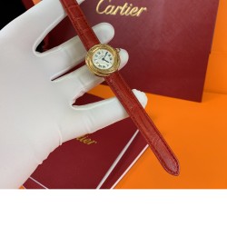 カルティエ「トリニティ」サークルモデル*中古市場で話題のレアアイテム～  金メッキシルバー+サファイアガラス 直径27mm（男女兼用）2WAYスタイリング エレガントな腕時計として トレンドのアームアクセサリーとして  伝統的な丸型に新風を吹き込む造形  軽量設計 サファイアガラス