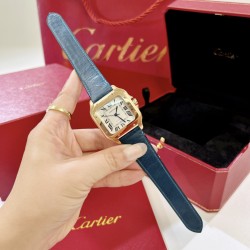 カルティエ サントス 最新モデル WSSA0010（女性用Mサイズ）より美しく、より簡単に、より着けやすく サファイアクリスタル 1847MC自動巻き（9015ベース改造）ステンレススティールバンド 本革バンド（追加1本） 折りたたみ式バックル  ローマ数字が鮮明 ネジ1粒1粒手仕上げ 1847MCムーブメント完全再現（2892ベース改造）サファイアガラスの横断面に波紋効果 時代を超えるデザイン力  