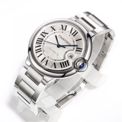 V6 カルティエ バロンブルー シリーズ CARTIER Ballon Bleu H1 最新版 イタリアン高級レザー使用  28,800振動/時の高精度ムーブメント 中央配置の滑らかな操作感リュウズ  UVライト照射で変色する宝石（純正同等） 5層構造サファイアガラス 魚眼レンズ効果 焼入れ青鋼針 42mmケース厚みを純正品と完全一致*全パーツCNC切削仕上げ  超精密研磨処理 SJシリーズが贈る、男性用メカニカルウォッチの最高傑作 