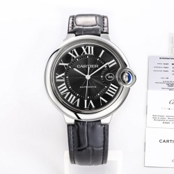 V6 カルティエ バロンブルー シリーズ CARTIER Ballon Bleu H1 最新版 イタリアン高級レザー使用  28,800振動/時の高精度ムーブメント 中央配置の滑らかな操作感リュウズ  UVライト照射で変色する宝石（純正同等） 5層構造サファイアガラス 魚眼レンズ効果 焼入れ青鋼針 42mmケース厚みを純正品と完全一致*全パーツCNC切削仕上げ  超精密研磨処理 SJシリーズが贈る、男性用メカニカルウォッチの最高傑作 