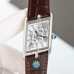 カルティア「タンク スケルトン」シリーズ  47.15mm × 26.2mm  - シルバー（銀枠）  シルバーダイヤモンドセット  ローズゴールド サファイアクリスタル 伝統の焼入れブルースチール針  宝石セット クラシックピンバックル  最高峰のスケルトン仕上げ 「着け心地の追求」- 軽量設計で長時間装着も快適  スイス・ロンダ（Ronda）4S20ベース改造機械式  スケルトン カルティア伝統のスクエア型  
