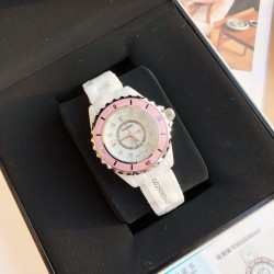 CHANELシャネル 腕時計 スイスから機械式ムーブメント J12 サファイア水晶ガラス防水200m単なるファッションウォッチではなく、伝統的時計技術とモダンデザインの融合シャネル J12 クォーツ モデル 単なるファッションウォッチではなく、伝統的時計技術とモダンデザインの融合  - 洗練されたシンプルなライン  不変のモノクロカラースキーム  - 細部まで追求した職人技  　- ハイテクセラミック+ステンレススクリューインリューズ   サファイアクリスタルガラス（両面無反射コーティング）  天然パール