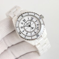 シャネル CHANEL J12 20周年記念モデル「ムーブメント刷新版」38mm（男女兼用）溝数を30→40に増加（視覚的拡張効果）角丸研磨+延長リンク（スリムシルエット）新開発フォント採用文字盤 時針/分針同幅化 先端0.2mm極細加工 専用Caliber 12.1自動巻きムーブメント  200m防水 セラミックリンク増量