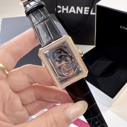 シャネル Chanel Boy·Friend Squelette シャネル ボイ・フレンド スケルトン 限定モデル［ダイヤモンド1480石］2024年 春の新作限定シリーズ*世界限定生産*スイス特注スケルトン手巻き機芯 3D立体切削サファイア 天然ブラックオニキス・カボション 北米産クロコダイルレザー（特許柔軟加工）1480ダイヤフルセッティング  