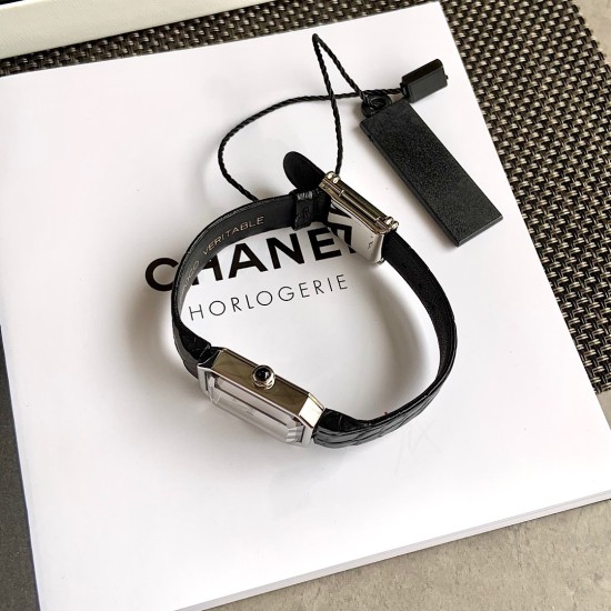シャネル Chanel Boy·Friend Squelette シャネル ボイ・フレンド スケルトン 限定モデル［ダイヤモンド1480石］2024年 春の新作限定シリーズ*世界限定生産*スイス特注スケルトン手巻き機芯 3D立体切削サファイア 天然ブラックオニキス・カボション 北米産クロコダイルレザー（特許柔軟加工）1480ダイヤフルセッティング  