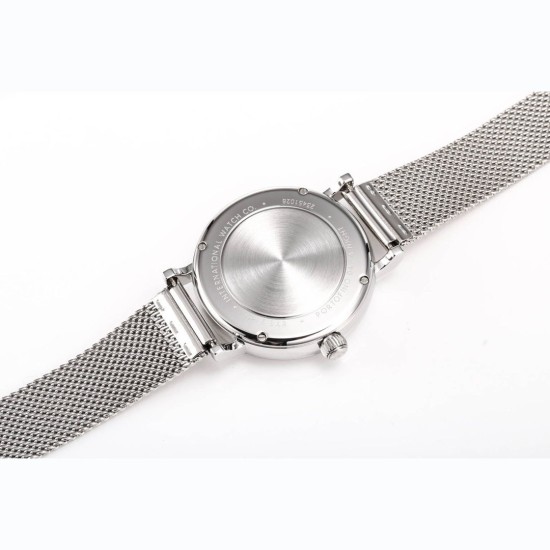 【JMF.Factory】匠の心が生んだ最高峰レプリカ*IWC アイ・ダブリュー・シー ポートフィノ デイ&ナイト Ref.IW659802(谷愛凌モデル)* 34mm×9.5mmのコンパクトケースが詩的な日替わり表示を表現。華やかなダイヤモンドセッティングと相まって、他を圧倒する美しさを実現。業界初の「超薄型ケース」を完全再現*正品を分解・計測し、厚み9.5mmを忠実に再現。星辰(昼夜表示盤)の位置も正品と寸分違わず市販の2824ムーブメントではなく、**JMF独占開発の「美優達35180カスタム版」* 【JMF.Factory】匠の心が生んだ最高峰レプリカ*IWC アイ・ダブリュー・シー ポートフィノ デイ&ナイト Ref.IW659802(谷愛凌モデル)* 34mm×9.5mmのコンパクトケースが詩的な日替わり表示を表現。華やかなダイヤモンドセッティングと相まって、他を圧倒する美しさを実現。業界初の「超薄型ケース」を完全再現*正品を分解・計測し、厚み9.5mmを忠実に再現。星辰(昼夜表示盤)の位置も正品と寸分違わず市販の2824ムーブメントではなく、**JMF独占開発の「美優達35180カスタム版」*