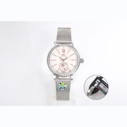【JMF.Factory】匠の心が生んだ最高峰レプリカ*IWC アイ・ダブリュー・シー ポートフィノ デイ＆ナイト Ref.IW659802（谷愛凌モデル）* 34mm×9.5mmのコンパクトケースが詩的な日替わり表示を表現。華やかなダイヤモンドセッティングと相まって、他を圧倒する美しさを実現。業界初の「超薄型ケース」を完全再現*正品を分解・計測し、厚み9.5mmを忠実に再現。星辰（昼夜表示盤）の位置も正品と寸分違わず市販の2824ムーブメントではなく、**JMF独占開発の「美優達35180カスタム版」*