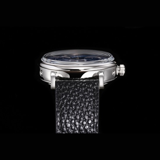 IWC アイ・ダブリュー・シー ポートフィノ パーペチュアルカレンダー 至高のレプリカ* IWCの輝くスター、時を超える傑作*純正82650型ムーブメントを完全再現・驚異的な精度と信頼性 ・メンテナンスフリーに近い耐久性 ・完璧な動作を実現 *純正1:1分解再現プロジェクト*40mmサイズを忠実に再現 ・独自開発CNC研磨技術により純正と同等の質感 ・ラインから曲面まで完璧なプロポーション・12時位置のインデックスを精密再現 ・銀メッキ文字盤で深みのある輝き ・両面無反射コートのドーム型サファイアクリス IWC アイ・ダブリュー・シー ポートフィノ パーペチュアルカレンダー 至高のレプリカ* IWCの輝くスター、時を超える傑作*純正82650型ムーブメントを完全再現・驚異的な精度と信頼性 ・メンテナンスフリーに近い耐久性 ・完璧な動作を実現 *純正1:1分解再現プロジェクト*40mmサイズを忠実に再現 ・独自開発CNC研磨技術により純正と同等の質感 ・ラインから曲面まで完璧なプロポーション・12時位置のインデックスを精密再現 ・銀メッキ文字盤で深みのある輝き ・両面無反射コートのドーム型サファイアクリス