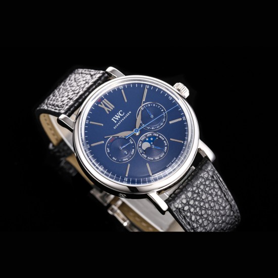 IWC アイ・ダブリュー・シー ポートフィノ パーペチュアルカレンダー 至高のレプリカ* IWCの輝くスター、時を超える傑作*純正82650型ムーブメントを完全再現・驚異的な精度と信頼性 ・メンテナンスフリーに近い耐久性 ・完璧な動作を実現 *純正1:1分解再現プロジェクト*40mmサイズを忠実に再現 ・独自開発CNC研磨技術により純正と同等の質感 ・ラインから曲面まで完璧なプロポーション・12時位置のインデックスを精密再現 ・銀メッキ文字盤で深みのある輝き ・両面無反射コートのドーム型サファイアクリス IWC アイ・ダブリュー・シー ポートフィノ パーペチュアルカレンダー 至高のレプリカ* IWCの輝くスター、時を超える傑作*純正82650型ムーブメントを完全再現・驚異的な精度と信頼性 ・メンテナンスフリーに近い耐久性 ・完璧な動作を実現 *純正1:1分解再現プロジェクト*40mmサイズを忠実に再現 ・独自開発CNC研磨技術により純正と同等の質感 ・ラインから曲面まで完璧なプロポーション・12時位置のインデックスを精密再現 ・銀メッキ文字盤で深みのある輝き ・両面無反射コートのドーム型サファイアクリス