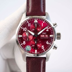 IWC（アイ・ダブリュー・シー）パイロットウォッチ「寅年スペシャルエディション」IW388107*4年ぶりに登場した*中国十二干支「寅（虎）」をテーマにした限定モデル。 ベースとなったのはIWC人気の*パイロットクロノグラフ41*で、トラのモチーフと航空計器のデザインが見事に融合。  スポーティさとエレガンスを兼ね備えた特別仕様です。この腕時計は、卓越した技術力と東洋の文化が生み出した芸術品です*寅年生まれの方への贈り物としても最適な一品。- 防水性能：60m  
- パワーリザーブ：46時間 - クロノ