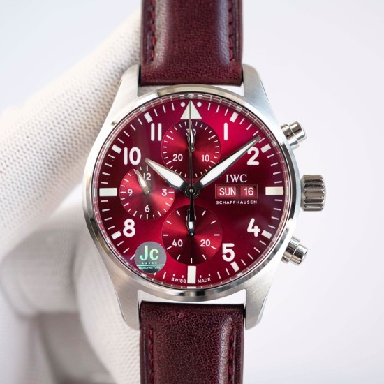 IWC(アイ・ダブリュー・シー)パイロットウォッチ「寅年スペシャルエディション」IW388107*4年ぶりに登場した*中国十二干支「寅(虎)」をテーマにした限定モデル。 ベースとなったのはIWC人気の*パイロットクロノグラフ41*で、トラのモチーフと航空計器のデザインが見事に融合。 スポーティさとエレガンスを兼ね備えた特別仕様です。この腕時計は、卓越した技術力と東洋の文化が生み出した芸術品です*寅年生まれの方への贈り物としても最適な一品。- 防水性能:60m
- パワーリザーブ:46時間 - クロノ IWC(アイ・ダブリュー・シー)パイロットウォッチ「寅年スペシャルエディション」IW388107*4年ぶりに登場した*中国十二干支「寅(虎)」をテーマにした限定モデル。 ベースとなったのはIWC人気の*パイロットクロノグラフ41*で、トラのモチーフと航空計器のデザインが見事に融合。 スポーティさとエレガンスを兼ね備えた特別仕様です。この腕時計は、卓越した技術力と東洋の文化が生み出した芸術品です*寅年生まれの方への贈り物としても最適な一品。- 防水性能:60m
- パワーリザーブ:46時間 - クロノ