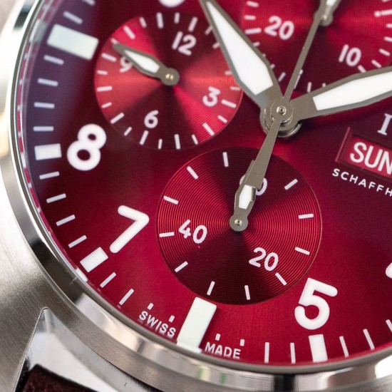 IWC(アイ・ダブリュー・シー)パイロットウォッチ「寅年スペシャルエディション」IW388107*4年ぶりに登場した*中国十二干支「寅(虎)」をテーマにした限定モデル。 ベースとなったのはIWC人気の*パイロットクロノグラフ41*で、トラのモチーフと航空計器のデザインが見事に融合。 スポーティさとエレガンスを兼ね備えた特別仕様です。この腕時計は、卓越した技術力と東洋の文化が生み出した芸術品です*寅年生まれの方への贈り物としても最適な一品。- 防水性能:60m
- パワーリザーブ:46時間 - クロノ IWC(アイ・ダブリュー・シー)パイロットウォッチ「寅年スペシャルエディション」IW388107*4年ぶりに登場した*中国十二干支「寅(虎)」をテーマにした限定モデル。 ベースとなったのはIWC人気の*パイロットクロノグラフ41*で、トラのモチーフと航空計器のデザインが見事に融合。 スポーティさとエレガンスを兼ね備えた特別仕様です。この腕時計は、卓越した技術力と東洋の文化が生み出した芸術品です*寅年生まれの方への贈り物としても最適な一品。- 防水性能:60m
- パワーリザーブ:46時間 - クロノ