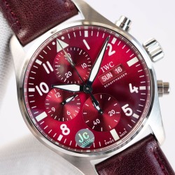 IWC（アイ・ダブリュー・シー）パイロットウォッチ「寅年スペシャルエディション」IW388107*4年ぶりに登場した*中国十二干支「寅（虎）」をテーマにした限定モデル。 ベースとなったのはIWC人気の*パイロットクロノグラフ41*で、トラのモチーフと航空計器のデザインが見事に融合。  スポーティさとエレガンスを兼ね備えた特別仕様です。この腕時計は、卓越した技術力と東洋の文化が生み出した芸術品です*寅年生まれの方への贈り物としても最適な一品。- 防水性能：60m  
- パワーリザーブ：46時間 - クロノ