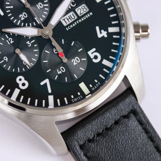 IWC(アイ・ダブリュー・シー)パイロット スケルトンシリーズ 春の新作*✨ 新作推薦|クラシックの名作が進化 ✨*モデルIW378001*IWCパイロットクロノグラフ メンズ自動巻き時計! ムーブメント*IWC独自開発 **69385型自動巻きクロノグラフムーブメント* 搭載*ケース*直径43mm(平均的な男性の手首に最適) *スイス製技術+手仕上げヘアライン加工*で超高級感 スクリューダウン式リューズ *文字盤ガラス*両面無反射コーティング ドーム型サファイアクリスタル- 急激な気圧変化にも対応可能 IWC(アイ・ダブリュー・シー)パイロット スケルトンシリーズ 春の新作*✨ 新作推薦|クラシックの名作が進化 ✨*モデルIW378001*IWCパイロットクロノグラフ メンズ自動巻き時計! ムーブメント*IWC独自開発 **69385型自動巻きクロノグラフムーブメント* 搭載*ケース*直径43mm(平均的な男性の手首に最適) *スイス製技術+手仕上げヘアライン加工*で超高級感 スクリューダウン式リューズ *文字盤ガラス*両面無反射コーティング ドーム型サファイアクリスタル- 急激な気圧変化にも対応可能
