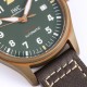 IWC スピットファイア ブロンズモデル 限定登場✨ 時が育てるブロンズの味わい ✨*モデル:CX8 オリーブグリーンダイアル*ブロンズケースの経年変化を楽しむ自動巻きクロノグラフ - 経年酸化で独自の風合いが醸成(※酸化度合いは環境により異なります 39mm×10.5mmのユニセックスサイズ *チタン合金裏蓋*(防磁・耐衝撃設計) 裏蓋に「スピットファイア戦闘機」の精密彫刻 - 50m防水(日常生活防水+水泳対応)MIYOTA 9015改 スーパーグレード機芯* 天文台検定相当の精度(日差±5秒以内 IWC スピットファイア ブロンズモデル 限定登場✨ 時が育てるブロンズの味わい ✨*モデル:CX8 オリーブグリーンダイアル*ブロンズケースの経年変化を楽しむ自動巻きクロノグラフ - 経年酸化で独自の風合いが醸成(※酸化度合いは環境により異なります 39mm×10.5mmのユニセックスサイズ *チタン合金裏蓋*(防磁・耐衝撃設計) 裏蓋に「スピットファイア戦闘機」の精密彫刻 - 50m防水(日常生活防水+水泳対応)MIYOTA 9015改 スーパーグレード機芯* 天文台検定相当の精度(日差±5秒以内