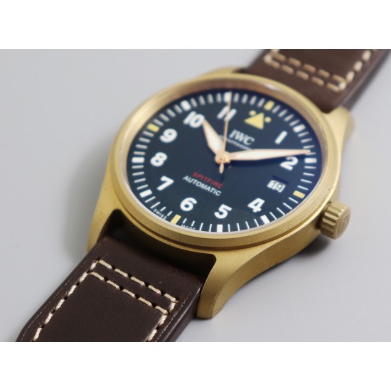 IWC スピットファイア ブロンズモデル 驚異の登場*オリーブグリーンダイアル × ブロンズケースで唯一無二のビンテージスタイル サイズ:39mm×10.5mm MKSはIWCのコア技術と豊富な経験を結集*ブロンズ素材*経年変化で独自の風合いが醸成- **チタン裏蓋*精密彫刻された「スピットファイア」*ブラウン色 最高級輸入牛革ストラップ*グレード5チタン製IWCクラシック針クリップ*日本製9015自動巻きムーブメント搭載*スイス天文台認証レベル精度の性能。MKS工房が放つブロンズの傑作 あなたの腕にこ IWC スピットファイア ブロンズモデル 驚異の登場*オリーブグリーンダイアル × ブロンズケースで唯一無二のビンテージスタイル サイズ:39mm×10.5mm MKSはIWCのコア技術と豊富な経験を結集*ブロンズ素材*経年変化で独自の風合いが醸成- **チタン裏蓋*精密彫刻された「スピットファイア」*ブラウン色 最高級輸入牛革ストラップ*グレード5チタン製IWCクラシック針クリップ*日本製9015自動巻きムーブメント搭載*スイス天文台認証レベル精度の性能。MKS工房が放つブロンズの傑作 あなたの腕にこ