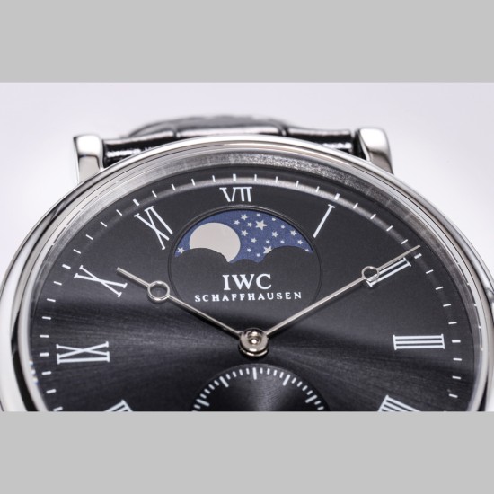 IWC アイ・ダブリュー・シー 最旬の傑作*ロングパワーリザーブ ムーンフェイズ マスター*新作コピーモデル IW544805 スケルトンケースバージョン*316L ステンレススチールケース*(鏡面研磨仕上げ)- 6時位置に小秒針(ハック機能付き) - ソリッドバーインデックスとローマ数字表示 - 12時位置のムーンフェイズ表示はオリジナルと完全一致 - 柳葉型針(時分表示) - 両面無反射コーティングサファイアクリスタルガラス*最高級輸入牛革ストラップ*独自開発自動巻き機械式ムーブメント- 高精度・ IWC アイ・ダブリュー・シー 最旬の傑作*ロングパワーリザーブ ムーンフェイズ マスター*新作コピーモデル IW544805 スケルトンケースバージョン*316L ステンレススチールケース*(鏡面研磨仕上げ)- 6時位置に小秒針(ハック機能付き) - ソリッドバーインデックスとローマ数字表示 - 12時位置のムーンフェイズ表示はオリジナルと完全一致 - 柳葉型針(時分表示) - 両面無反射コーティングサファイアクリスタルガラス*最高級輸入牛革ストラップ*独自開発自動巻き機械式ムーブメント- 高精度・