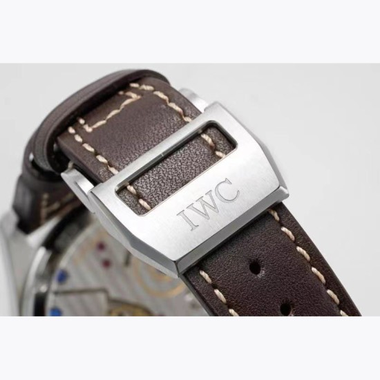 IWC リトルプリンス パイロットウォッチ 最新作 IW590302*パーペチュアルトゥールビヨン搭載!独自開発 94850ムーブメント* - 80時間パワーリザーブ パーペチュアルトゥールビヨン機構 1時位置ムーンフェイズ表示 ,パワーリザーブ表示 - 直径46.2mm × 厚さ13.5mm - 正面/背面/側面のカーブ形状 - サテン仕上げ加工 IWC リトルプリンス パイロットウォッチ 最新作 IW590302*パーペチュアルトゥールビヨン搭載!独自開発 94850ムーブメント* - 80時間パワーリザーブ パーペチュアルトゥールビヨン機構 1時位置ムーンフェイズ表示 ,パワーリザーブ表示 - 直径46.2mm × 厚さ13.5mm - 正面/背面/側面のカーブ形状 - サテン仕上げ加工
