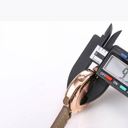 JMF.Factoryファクトリー最高傑作 - IWCポートフィーノ デイ&ナイト IW659802（谷愛凌モデル）*～市場最高峰のレプリカが誕生～*サイズ：34mm×9.5mm（超スリムケース）昼夜表示機能（詩的なビジュアル表現）ダイヤモンドセッティング（12石）3大革新ポイント* 薄さへの挑戦*・6時位置：24時間回転する昼夜表示盤（金製太陽＆月モチーフ） ・文字盤：サンレイ仕上げ加工 ・各インデックスに天然ダイヤモンド（0.75ct相当）を設置  新型ムーブメント・美優達35180カスタムムーブメン