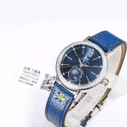 JMF.Factoryファクトリー最高傑作 - IWCポートフィーノ デイ&ナイト IW659802（谷愛凌モデル）*～市場最高峰のレプリカが誕生～*サイズ：34mm×9.5mm（超スリムケース）昼夜表示機能（詩的なビジュアル表現）ダイヤモンドセッティング（12石）3大革新ポイント* 薄さへの挑戦*・6時位置：24時間回転する昼夜表示盤（金製太陽＆月モチーフ） ・文字盤：サンレイ仕上げ加工 ・各インデックスに天然ダイヤモンド（0.75ct相当）を設置  新型ムーブメント・美優達35180カスタムムーブメン