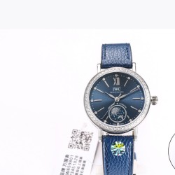 JMF.Factoryファクトリー最高傑作 - IWCポートフィーノ デイ&ナイト IW659802（谷愛凌モデル）*～市場最高峰のレプリカが誕生～*サイズ：34mm×9.5mm（超スリムケース）昼夜表示機能（詩的なビジュアル表現）ダイヤモンドセッティング（12石）3大革新ポイント* 薄さへの挑戦*・6時位置：24時間回転する昼夜表示盤（金製太陽＆月モチーフ） ・文字盤：サンレイ仕上げ加工 ・各インデックスに天然ダイヤモンド（0.75ct相当）を設置  新型ムーブメント・美優達35180カスタムムーブメン
