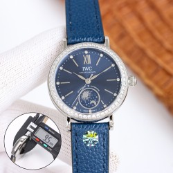 JMF.Factoryファクトリー最高傑作 - IWCポートフィーノ デイ&ナイト IW659802（谷愛凌モデル）*～市場最高峰のレプリカが誕生～*サイズ：34mm×9.5mm（超スリムケース）昼夜表示機能（詩的なビジュアル表現）ダイヤモンドセッティング（12石）3大革新ポイント* 薄さへの挑戦*・6時位置：24時間回転する昼夜表示盤（金製太陽＆月モチーフ） ・文字盤：サンレイ仕上げ加工 ・各インデックスに天然ダイヤモンド（0.75ct相当）を設置  新型ムーブメント・美優達35180カスタムムーブメン