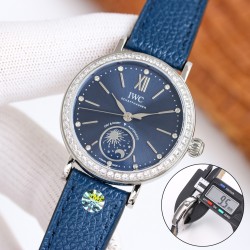 JMF.Factoryファクトリー最高傑作 - IWCポートフィーノ デイ&ナイト IW659802（谷愛凌モデル）*～市場最高峰のレプリカが誕生～*サイズ：34mm×9.5mm（超スリムケース）昼夜表示機能（詩的なビジュアル表現）ダイヤモンドセッティング（12石）3大革新ポイント* 薄さへの挑戦*・6時位置：24時間回転する昼夜表示盤（金製太陽＆月モチーフ） ・文字盤：サンレイ仕上げ加工 ・各インデックスに天然ダイヤモンド（0.75ct相当）を設置  新型ムーブメント・美優達35180カスタムムーブメン