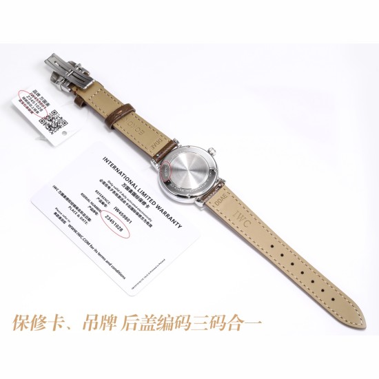 JMFファクトリー最高傑作 - IWCポートフィーノ デイ&ナイト IW659802(谷愛凌モデル)市場最高峰のレプリカが誕生~*サイズ:34mm×9.5mm(超スリムケース)昼夜表示機能(詩的なビジュアル表現)ダイヤモンドセッティング(12石)3大革新ポイント* 薄さへの挑戦*・6時位置:24時間回転する昼夜表示盤(金製太陽&月モチーフ) ・文字盤:サンレイ仕上げ加工 ・各インデックスに天然ダイヤモンド(0.75ct相当)を設置 新型ムーブメント・美優達35180カスタムムーブメント採用 ・28800 JMFファクトリー最高傑作 - IWCポートフィーノ デイ&ナイト IW659802(谷愛凌モデル)市場最高峰のレプリカが誕生~*サイズ:34mm×9.5mm(超スリムケース)昼夜表示機能(詩的なビジュアル表現)ダイヤモンドセッティング(12石)3大革新ポイント* 薄さへの挑戦*・6時位置:24時間回転する昼夜表示盤(金製太陽&月モチーフ) ・文字盤:サンレイ仕上げ加工 ・各インデックスに天然ダイヤモンド(0.75ct相当)を設置 新型ムーブメント・美優達35180カスタムムーブメント採用 ・28800