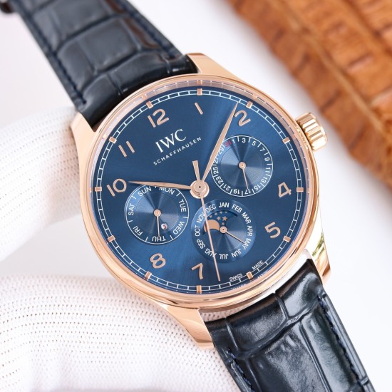 【GEファクトリー新作登場】IWCポルトギーゼ最新モデル 時間・日付・曜日・閏年表示・真ムーンフェイズ・月表示を完璧に搭載!正品と遜色ない機能美を実現した傑作が登場!・サイズ:42mm×13mm(最適な厚みバランス)CNC精密加工による超高精度仕上げ!前後サファイアクリスタルガラス ・ムーブメントCal.82650・テンプ位置を正品と完全一致させるため数百時間の開発を投入!構造99%一致・調整方法100%再現 3つのサブダイアルで視認性向上:3時:日付表示6時:月表示+真ムーンフェイズ(月周期完全再現)9 【GEファクトリー新作登場】IWCポルトギーゼ最新モデル 時間・日付・曜日・閏年表示・真ムーンフェイズ・月表示を完璧に搭載!正品と遜色ない機能美を実現した傑作が登場!・サイズ:42mm×13mm(最適な厚みバランス)CNC精密加工による超高精度仕上げ!前後サファイアクリスタルガラス ・ムーブメントCal.82650・テンプ位置を正品と完全一致させるため数百時間の開発を投入!構造99%一致・調整方法100%再現 3つのサブダイアルで視認性向上:3時:日付表示6時:月表示+真ムーンフェイズ(月周期完全再現)9