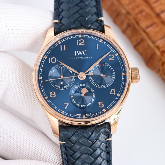 【GEファクトリー新作登場】IWCポルトギーゼ最新モデル 時間・日付・曜日・閏年表示・真ムーンフェイズ・月表示を完璧に搭載!正品と遜色ない機能美を実現した傑作が登場!・サイズ:42mm×13mm(最適な厚みバランス)CNC精密加工による超高精度仕上げ!前後サファイアクリスタルガラス ・ムーブメントCal.82650・テンプ位置を正品と完全一致させるため数百時間の開発を投入!構造99%一致・調整方法100%再現 3つのサブダイアルで視認性向上:3時:日付表示6時:月表示+真ムーンフェイズ(月周期完全再現)9 【GEファクトリー新作登場】IWCポルトギーゼ最新モデル 時間・日付・曜日・閏年表示・真ムーンフェイズ・月表示を完璧に搭載!正品と遜色ない機能美を実現した傑作が登場!・サイズ:42mm×13mm(最適な厚みバランス)CNC精密加工による超高精度仕上げ!前後サファイアクリスタルガラス ・ムーブメントCal.82650・テンプ位置を正品と完全一致させるため数百時間の開発を投入!構造99%一致・調整方法100%再現 3つのサブダイアルで視認性向上:3時:日付表示6時:月表示+真ムーンフェイズ(月周期完全再現)9