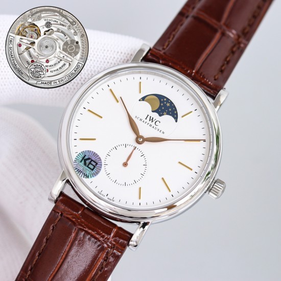 IWC アイ・ダブリュー・シTW新作 美の頂点 IWCポートフィーノ パーペチュアルカレンダー ムーンフェイズ IWC(アイ・ダブリュー・シー)が誇る最高傑作、ポルトフィーノIW510103オープンハートモデルが登場。高級316Lステンレススチールケース*鏡面研磨仕上げで滑らかな質感✨6時位置スモールセコンド*ハック機能搭載で正確な時刻調整が可能 - ローマ数字とバーインデックスの洗練された組み合わせ - 文字盤最外周に配置されたカレンダー * 優美な柳葉型時分針 *両面無反射コーティングサファイアガ IWC アイ・ダブリュー・シTW新作 美の頂点 IWCポートフィーノ パーペチュアルカレンダー ムーンフェイズ IWC(アイ・ダブリュー・シー)が誇る最高傑作、ポルトフィーノIW510103オープンハートモデルが登場。高級316Lステンレススチールケース*鏡面研磨仕上げで滑らかな質感✨6時位置スモールセコンド*ハック機能搭載で正確な時刻調整が可能 - ローマ数字とバーインデックスの洗練された組み合わせ - 文字盤最外周に配置されたカレンダー * 優美な柳葉型時分針 *両面無反射コーティングサファイアガ