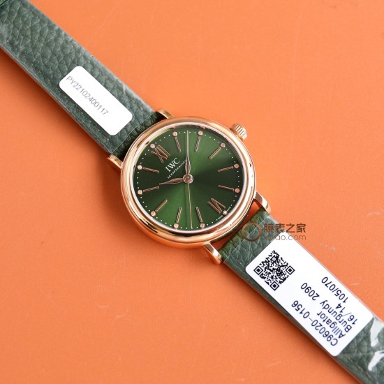 【超限定入荷】業界激震の超レアアイテム登場 IWCポートフィーノ34mm レディース自動巻きモデル 2022年アカデミー賞授賞式で多数の女性セレブが着用した 超話題のIWCポートフィーノが遂に上陸!1984年のデビュー以来、ポートフィーノシリーズは地中海のリゾート気分と永遠のエレガンスを融合させてきました。本モデルは34mmケースに進化し、より女性的で洗練されたデザインに。華奢な手首に最高のフィット感を実現!この機会を逃すな!一生ものの逸品です‼クラシックなステンレスケース 12時位置にVVSクラス南アフ 【超限定入荷】業界激震の超レアアイテム登場 IWCポートフィーノ34mm レディース自動巻きモデル 2022年アカデミー賞授賞式で多数の女性セレブが着用した 超話題のIWCポートフィーノが遂に上陸!1984年のデビュー以来、ポートフィーノシリーズは地中海のリゾート気分と永遠のエレガンスを融合させてきました。本モデルは34mmケースに進化し、より女性的で洗練されたデザインに。華奢な手首に最高のフィット感を実現!この機会を逃すな!一生ものの逸品です‼クラシックなステンレスケース 12時位置にVVSクラス南アフ