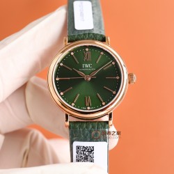 【超限定入荷】業界激震の超レアアイテム登場 IWCポートフィーノ34mm レディース自動巻きモデル 2022年アカデミー賞授賞式で多数の女性セレブが着用した 超話題のIWCポートフィーノが遂に上陸！1984年のデビュー以来、ポートフィーノシリーズは地中海のリゾート気分と永遠のエレガンスを融合させてきました。本モデルは34mmケースに進化し、より女性的で洗練されたデザインに。華奢な手首に最高のフィット感を実現！この機会を逃すな！一生ものの逸品です‼クラシックなステンレスケース 12時位置にVVSクラス南アフ