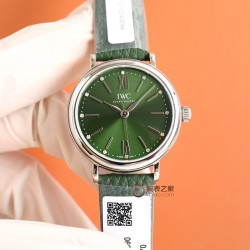 【超限定入荷】業界激震の超レアアイテム登場 IWCポートフィーノ34mm レディース自動巻きモデル 2022年アカデミー賞授賞式で多数の女性セレブが着用した 超話題のIWCポートフィーノが遂に上陸！1984年のデビュー以来、ポートフィーノシリーズは地中海のリゾート気分と永遠のエレガンスを融合させてきました。本モデルは34mmケースに進化し、より女性的で洗練されたデザインに。華奢な手首に最高のフィット感を実現！この機会を逃すな！一生ものの逸品です‼クラシックなステンレスケース 12時位置にVVSクラス南アフ