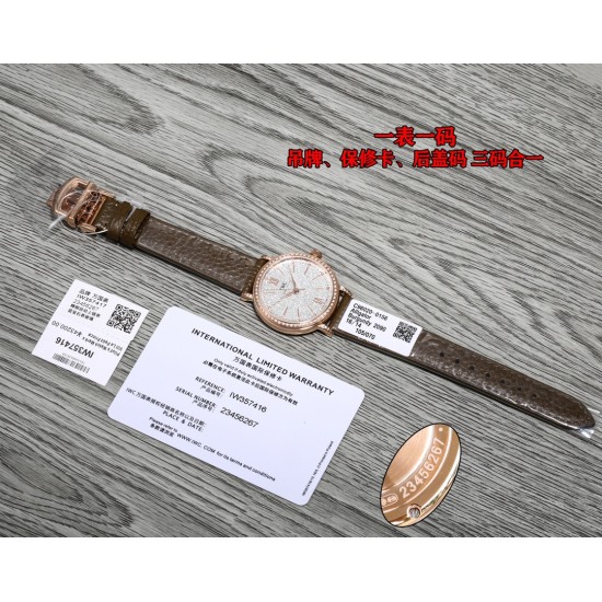 IWC(アイ・ダブリュー・シー) ポートフィーノ 34mm レディース機械式 新作入荷 世界的に有名なIWCポートフィーノのエレガントなデザインが、34mmのコンパクトケースでさらに女性的で上品な雰囲気に。華奢な手首にぴったりで、抜群の着け心地を実現。 スイス製ETA 2892(IWC独自名称:35111)または9015を搭載したフルオートマティック機械式ムーブメント。信頼性と精度に優れた機構です。アンチグレアサファイアクリスタルガラス(反射防止コーティング) アメリカンクロコダイル革ストラップ**(高 IWC(アイ・ダブリュー・シー) ポートフィーノ 34mm レディース機械式 新作入荷 世界的に有名なIWCポートフィーノのエレガントなデザインが、34mmのコンパクトケースでさらに女性的で上品な雰囲気に。華奢な手首にぴったりで、抜群の着け心地を実現。 スイス製ETA 2892(IWC独自名称:35111)または9015を搭載したフルオートマティック機械式ムーブメント。信頼性と精度に優れた機構です。アンチグレアサファイアクリスタルガラス(反射防止コーティング) アメリカンクロコダイル革ストラップ**(高