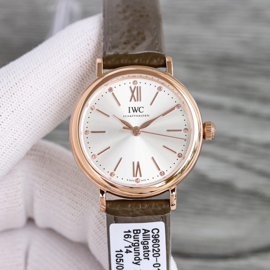 IWC(アイ・ダブリュー・シー) ポートフィーノ 34mm レディース機械式 新作入荷 世界的に有名なIWCポートフィーノのエレガントなデザインが、34mmのコンパクトケースでさらに女性的で上品な雰囲気に。華奢な手首にぴったりで、抜群の着け心地を実現。 スイス製ETA 2892(IWC独自名称:35111)または9015を搭載したフルオートマティック機械式ムーブメント。信頼性と精度に優れた機構です。アンチグレアサファイアクリスタルガラス(反射防止コーティング) アメリカンクロコダイル革ストラップ**(高 IWC(アイ・ダブリュー・シー) ポートフィーノ 34mm レディース機械式 新作入荷 世界的に有名なIWCポートフィーノのエレガントなデザインが、34mmのコンパクトケースでさらに女性的で上品な雰囲気に。華奢な手首にぴったりで、抜群の着け心地を実現。 スイス製ETA 2892(IWC独自名称:35111)または9015を搭載したフルオートマティック機械式ムーブメント。信頼性と精度に優れた機構です。アンチグレアサファイアクリスタルガラス(反射防止コーティング) アメリカンクロコダイル革ストラップ**(高