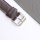 【匠の傑作】IWC(アイ・ダブリュー・シー)パイロットウォッチ新型モデルIW388101/IW388103。ステンレススチールケースは熟練の仕上げが施され、シャープで立体感のあるライン、調和の取れたカラーリングでどんなスタイルにも相性抜群。従来のパイロットウォッチよりケースサイズを41mmにコンパクト化し、現代男性ウォッチのゴールドサイズに最適化。文字盤はパイロットシリーズの伝統的なコックピット計器盤デザインを継承し、新開発のサファイアガラス裏蓋からは7750を改良した自社製ムーブメント69385型自動巻 【匠の傑作】IWC(アイ・ダブリュー・シー)パイロットウォッチ新型モデルIW388101/IW388103。ステンレススチールケースは熟練の仕上げが施され、シャープで立体感のあるライン、調和の取れたカラーリングでどんなスタイルにも相性抜群。従来のパイロットウォッチよりケースサイズを41mmにコンパクト化し、現代男性ウォッチのゴールドサイズに最適化。文字盤はパイロットシリーズの伝統的なコックピット計器盤デザインを継承し、新開発のサファイアガラス裏蓋からは7750を改良した自社製ムーブメント69385型自動巻