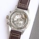 【匠の傑作】IWC(アイ・ダブリュー・シー)パイロットウォッチ新型モデルIW388101/IW388103。ステンレススチールケースは熟練の仕上げが施され、シャープで立体感のあるライン、調和の取れたカラーリングでどんなスタイルにも相性抜群。従来のパイロットウォッチよりケースサイズを41mmにコンパクト化し、現代男性ウォッチのゴールドサイズに最適化。文字盤はパイロットシリーズの伝統的なコックピット計器盤デザインを継承し、新開発のサファイアガラス裏蓋からは7750を改良した自社製ムーブメント69385型自動巻 【匠の傑作】IWC(アイ・ダブリュー・シー)パイロットウォッチ新型モデルIW388101/IW388103。ステンレススチールケースは熟練の仕上げが施され、シャープで立体感のあるライン、調和の取れたカラーリングでどんなスタイルにも相性抜群。従来のパイロットウォッチよりケースサイズを41mmにコンパクト化し、現代男性ウォッチのゴールドサイズに最適化。文字盤はパイロットシリーズの伝統的なコックピット計器盤デザインを継承し、新開発のサファイアガラス裏蓋からは7750を改良した自社製ムーブメント69385型自動巻
