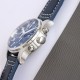 【匠の傑作】IWC(アイ・ダブリュー・シー)パイロットウォッチ新型モデルIW388101/IW388103。ステンレススチールケースは熟練の仕上げが施され、シャープで立体感のあるライン、調和の取れたカラーリングでどんなスタイルにも相性抜群。従来のパイロットウォッチよりケースサイズを41mmにコンパクト化し、現代男性ウォッチのゴールドサイズに最適化。文字盤はパイロットシリーズの伝統的なコックピット計器盤デザインを継承し、新開発のサファイアガラス裏蓋からは7750を改良した自社製ムーブメント69385型自動巻 【匠の傑作】IWC(アイ・ダブリュー・シー)パイロットウォッチ新型モデルIW388101/IW388103。ステンレススチールケースは熟練の仕上げが施され、シャープで立体感のあるライン、調和の取れたカラーリングでどんなスタイルにも相性抜群。従来のパイロットウォッチよりケースサイズを41mmにコンパクト化し、現代男性ウォッチのゴールドサイズに最適化。文字盤はパイロットシリーズの伝統的なコックピット計器盤デザインを継承し、新開発のサファイアガラス裏蓋からは7750を改良した自社製ムーブメント69385型自動巻