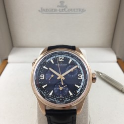 ジャガー・ルクルトのノース（北宸）シリーズから「ジオグラフィック ワールドタイム」の限定モデル*が登場*ブルー＆ブラックのグラデーションダイアル*と*フルブラックダイアル*の2バリエーションで、世界24タイムゾーンを内側のベゼルに表示。旅行者の最高の相棒となる時計です。ケースサイズ：42mm（316Lステンレススチール）*ミッドナイトブルーorブラックサンライヤー仕上げダイアル*ドーム型サファイアクリスタルガラス! 高精度ムーブメント  - 2時位置：日付表示  - 6時位置：セカンドタイムゾーン（GMT