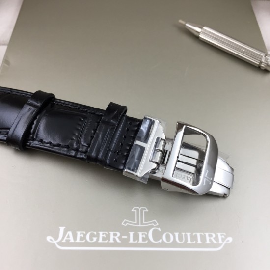 ジャガー・ルクルトのノース(北宸)シリーズから「ジオグラフィック ワールドタイム」の限定モデル*が登場*ブルー&ブラックのグラデーションダイアル*と*フルブラックダイアル*の2バリエーションで、世界24タイムゾーンを内側のベゼルに表示。旅行者の最高の相棒となる時計です。ケースサイズ:42mm(316Lステンレススチール)*ミッドナイトブルーorブラックサンライヤー仕上げダイアル*ドーム型サファイアクリスタルガラス! 高精度ムーブメント - 2時位置:日付表示 - 6時位置:セカンドタイムゾーン(GMT ジャガー・ルクルトのノース(北宸)シリーズから「ジオグラフィック ワールドタイム」の限定モデル*が登場*ブルー&ブラックのグラデーションダイアル*と*フルブラックダイアル*の2バリエーションで、世界24タイムゾーンを内側のベゼルに表示。旅行者の最高の相棒となる時計です。ケースサイズ:42mm(316Lステンレススチール)*ミッドナイトブルーorブラックサンライヤー仕上げダイアル*ドーム型サファイアクリスタルガラス! 高精度ムーブメント - 2時位置:日付表示 - 6時位置:セカンドタイムゾーン(GMT
