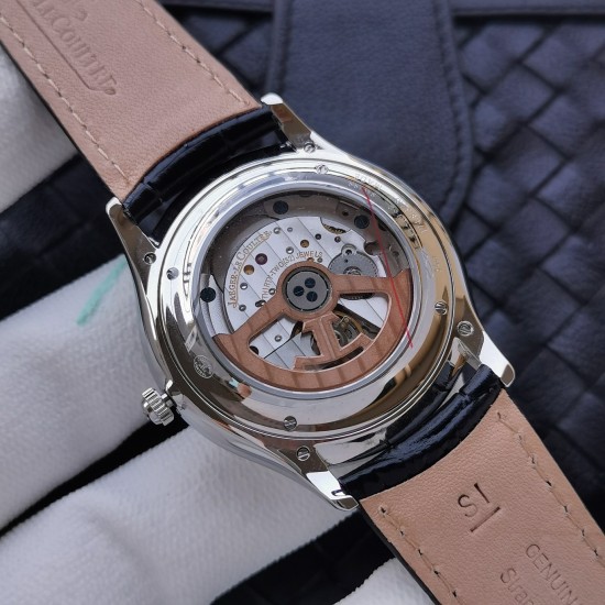 ジャガー・ルクルト ウルトラシン マスターコントロール~驚異の薄さ、本物の美しさ~ジャガー・ルクルト (Jaeger-LeCoultre) ウルトラシン マスターコントロール Q1288420 日本製9015ムーブメントを*Cal.896仕様*に完全改造*直径40mm × 厚さ8.0mm (驚異的な薄さ) 316Lステンレススチール,サファイアクリスタルガラス (純正品と見紛う透明度), 高級牛皮製 + デプロイメントバックル, 3気圧(30m) *TWC最新作 - 18ヶ月の歳月をかけた渾身の一品*TW ジャガー・ルクルト ウルトラシン マスターコントロール~驚異の薄さ、本物の美しさ~ジャガー・ルクルト (Jaeger-LeCoultre) ウルトラシン マスターコントロール Q1288420 日本製9015ムーブメントを*Cal.896仕様*に完全改造*直径40mm × 厚さ8.0mm (驚異的な薄さ) 316Lステンレススチール,サファイアクリスタルガラス (純正品と見紛う透明度), 高級牛皮製 + デプロイメントバックル, 3気圧(30m) *TWC最新作 - 18ヶ月の歳月をかけた渾身の一品*TW