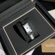 ジャガー ルクルトJaeger LeCoultre ジャガー・ルクルト リバーシブル腕時計、文字盤にはVSグレードのフルカットダイヤモンド26石を贅沢にセット。GTC鑑定書付き(1本ごとに1枚の証明書)。スイス製クォーツムーブメントを搭載。ドイツ輸入の316アップグレードスチールモデルは、繊細で洗練されたラインデザインと手作業による繊細なヘアライン仕上げが特徴。目を奪う長方形デザインが一瞬で心を捉えます。優美さと大胆さを融合させた「Reverso One(リバーソ・ワン)」シリーズの新作レディースモデル ジャガー ルクルトJaeger LeCoultre ジャガー・ルクルト リバーシブル腕時計、文字盤にはVSグレードのフルカットダイヤモンド26石を贅沢にセット。GTC鑑定書付き(1本ごとに1枚の証明書)。スイス製クォーツムーブメントを搭載。ドイツ輸入の316アップグレードスチールモデルは、繊細で洗練されたラインデザインと手作業による繊細なヘアライン仕上げが特徴。目を奪う長方形デザインが一瞬で心を捉えます。優美さと大胆さを融合させた「Reverso One(リバーソ・ワン)」シリーズの新作レディースモデル